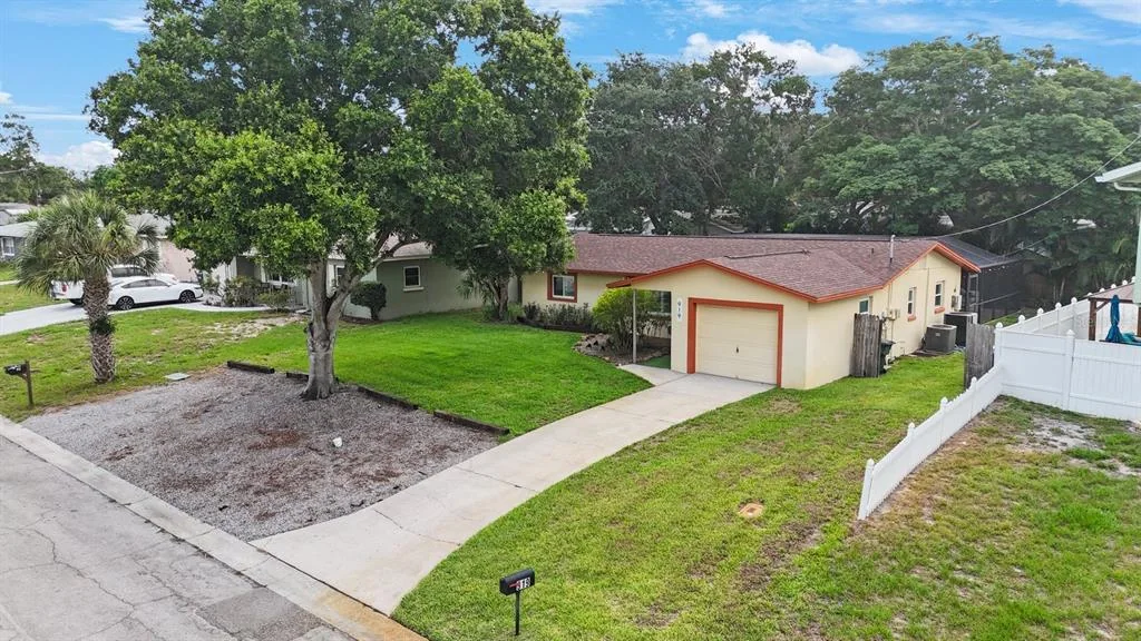 919 Leona Drive